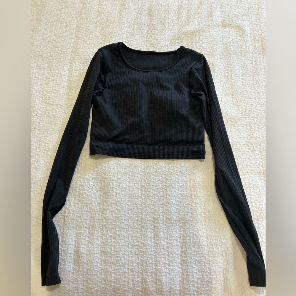 NWOT Lululemon ~ “Ebb to Street” Cropped Long Sleeve ~ size 6